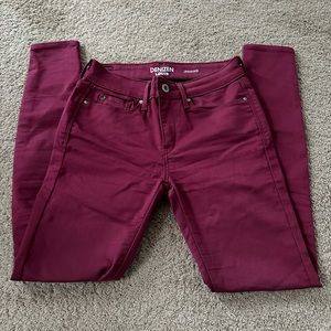Women’s Levi Jeggings